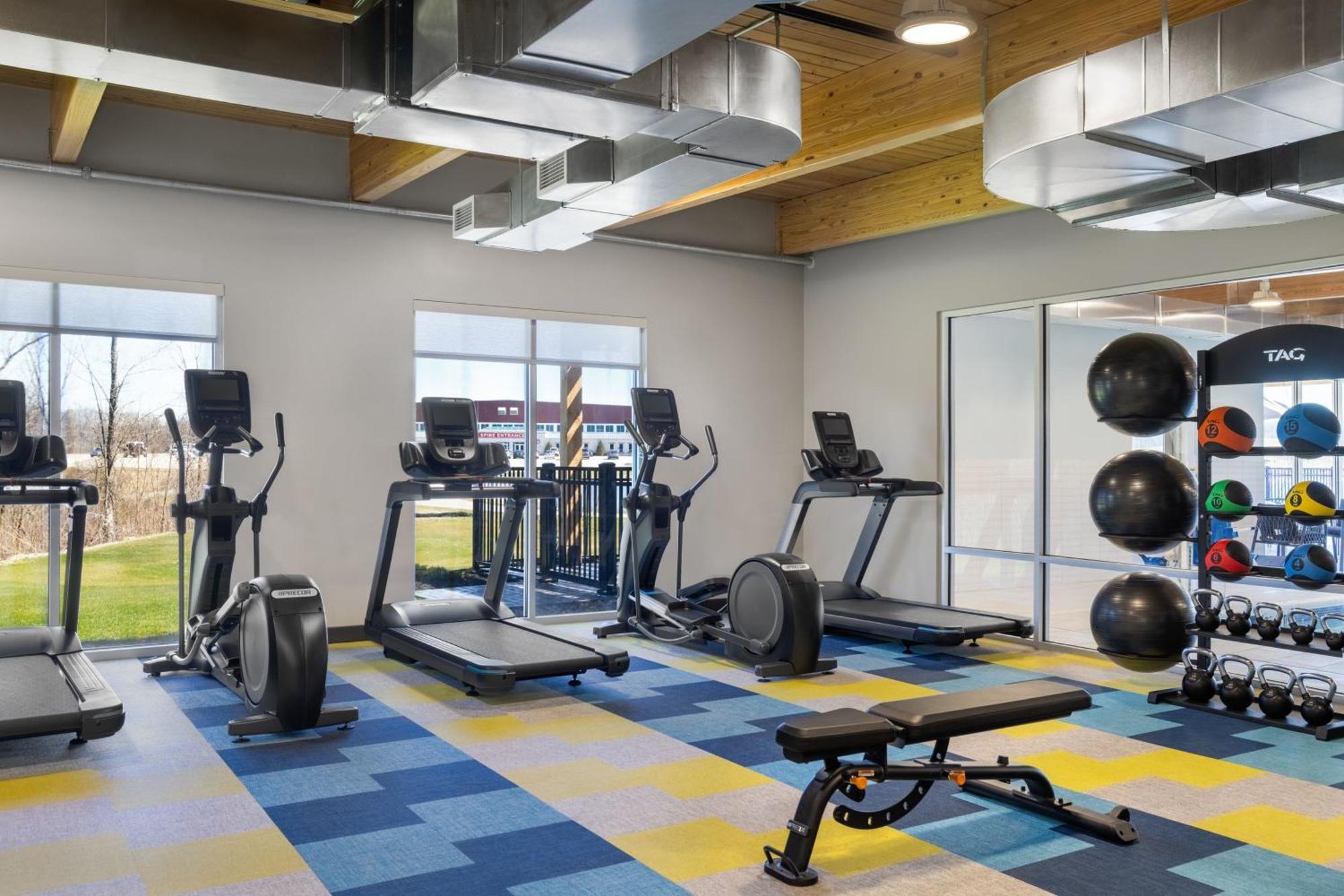 Towneplace Suites By Marriott Geneva At Spire Academy Buitenkant foto