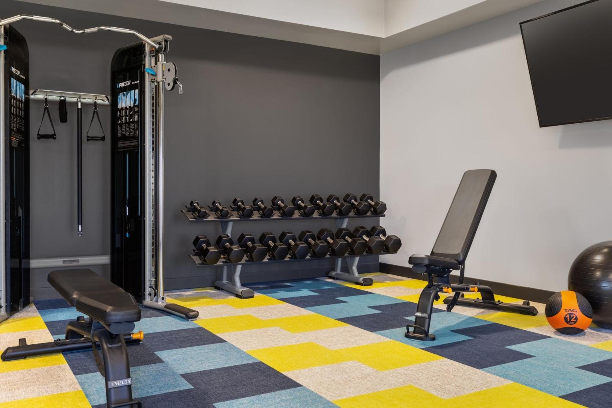 Towneplace Suites By Marriott Geneva At Spire Academy Buitenkant foto