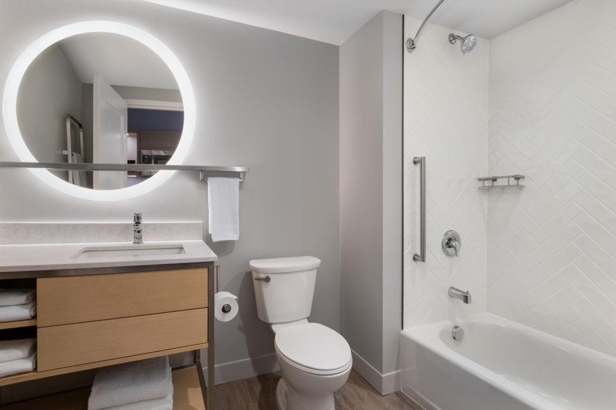 Towneplace Suites By Marriott Geneva At Spire Academy Buitenkant foto