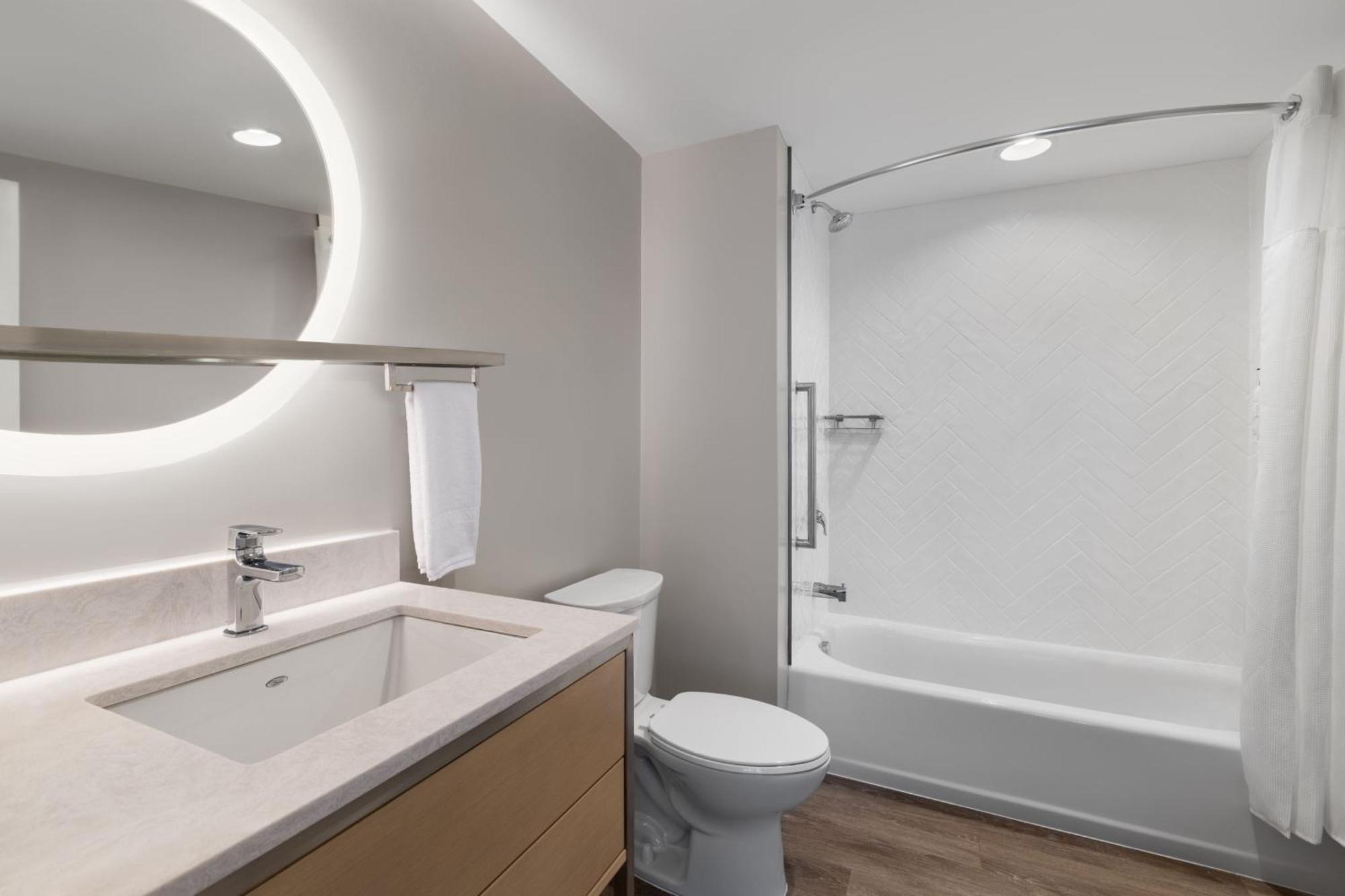 Towneplace Suites By Marriott Geneva At Spire Academy Buitenkant foto