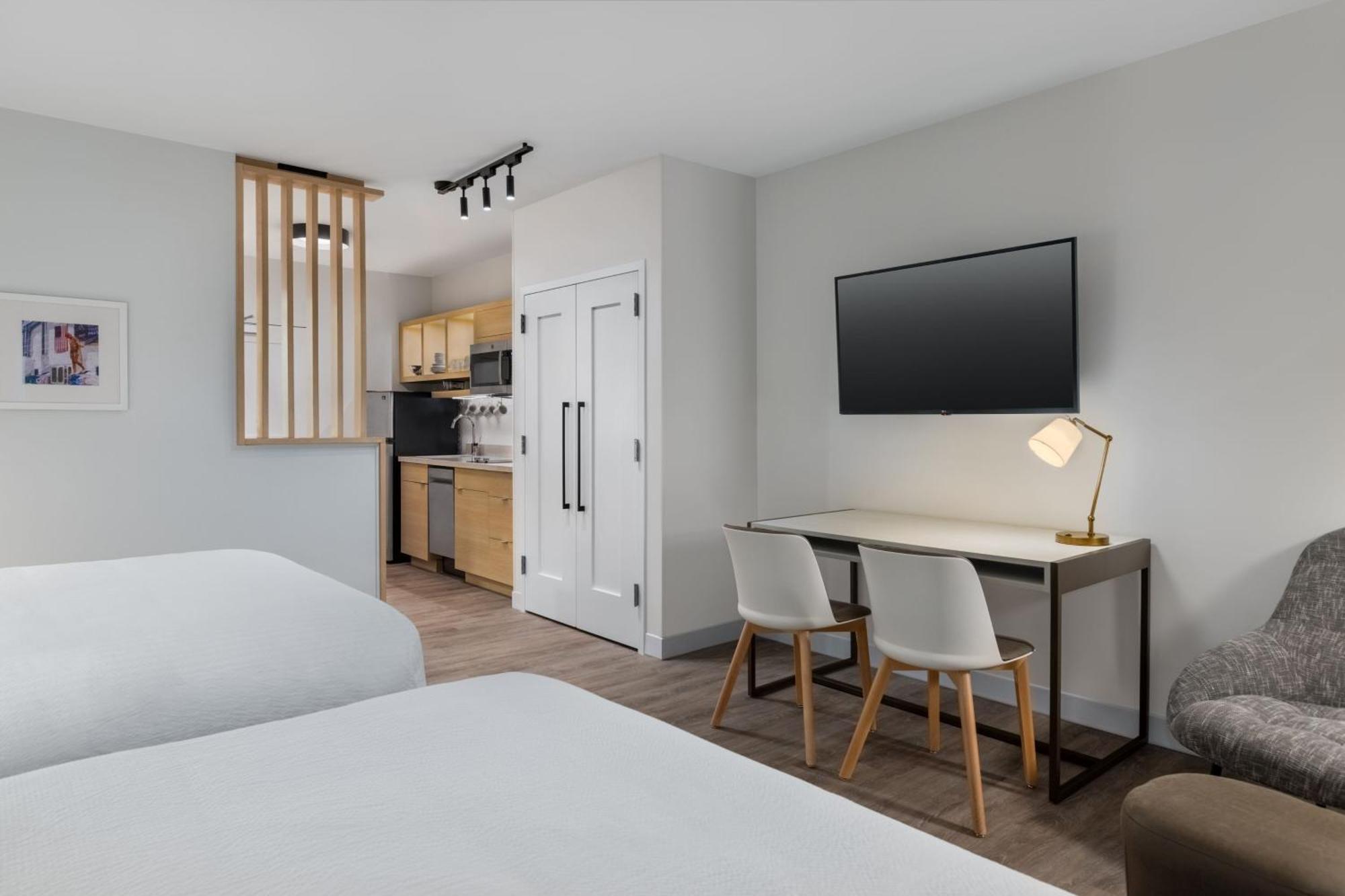 Towneplace Suites By Marriott Geneva At Spire Academy Buitenkant foto