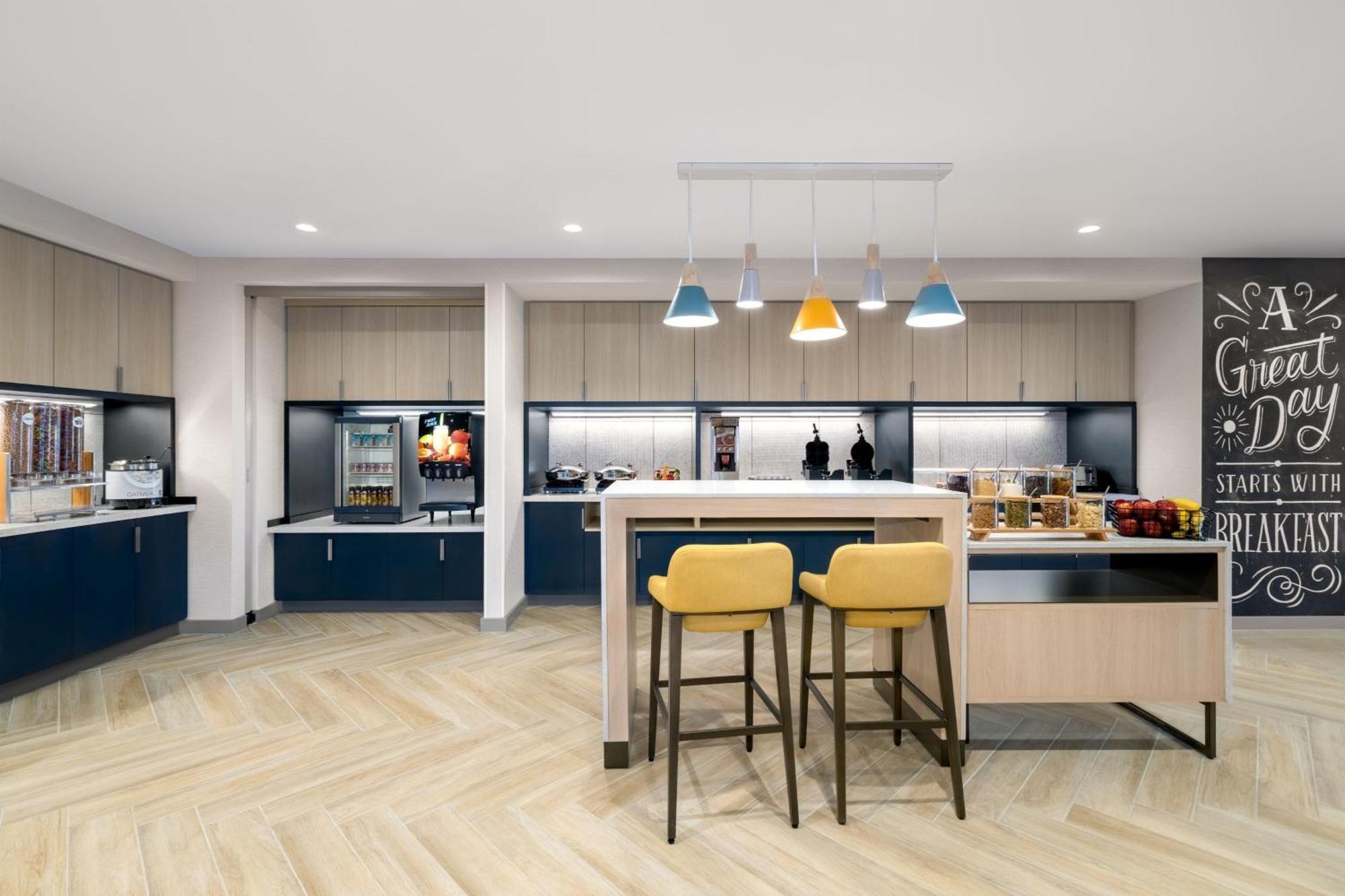 Towneplace Suites By Marriott Geneva At Spire Academy Buitenkant foto